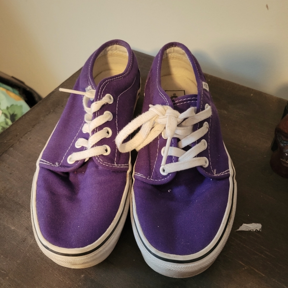 Vans - Picture 1 of 2